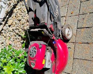 Crafstman Briggs and Stratton Gold 6.75 150cc Lawn Mower