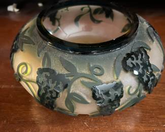 1998 Green Cameo Leaf Design Bowl - Signed by Kelsey Pilgrim