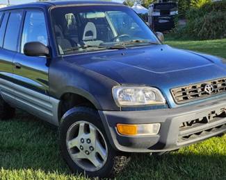 2000 Toyota Rav 4 All Wheel Drive - 318141 Miles
- Clean Title - Great Condition!