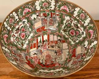 LARGE VINTAGE DEOCRATIVE ASIAN BOWL W/PLATFORM