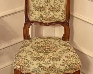 ANTIQUE SIDE CHAIR