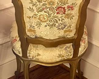 ANTIQUE SIDE CHAIR