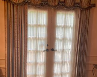 CUSTOM DRAPERIES/VALANCE