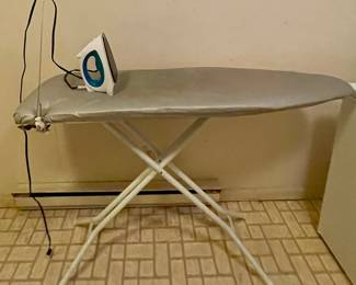 IRONING BOARD/IRON