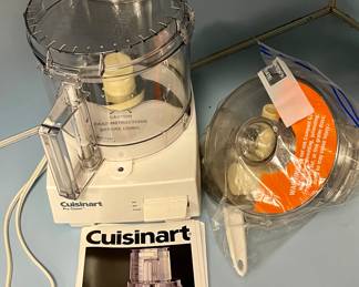 CUISINART FOOD PROCESSOR
