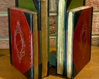 "BOOKS" BOOKENDS