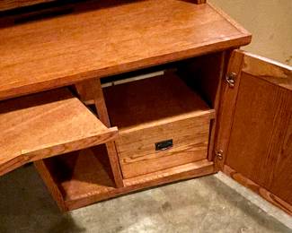 LARGE OAK DESK W/HUTCH by ASPEN FURNITURE
