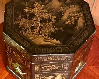 VINTAGE ASIAN LACQUERED SEWING BOX