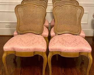 VINTAGE DINING ROOM 3-LEAVES TABLE AND 8-CHAIRS