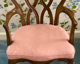 VINTAGE DINING ROOM 3-LEAVES TABLE AND 8-CHAIRS