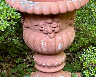 CONCRETE URN