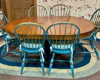 VINTAGE OAK CLAW FOOT DINING TABLE W/2-LEAVES, 6-CHAIRS, LARGE BRAIDED RUG