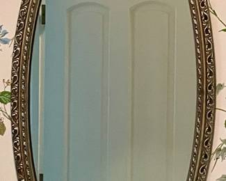 VINTAGE OVAL WALL MIRROR
