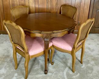 VINTAGE DINING ROOM 3-LEAVES TABLE AND 8-CHAIRS