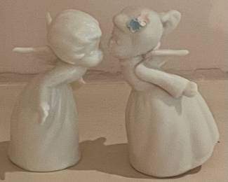 VINTAGE KISSING ANGELS