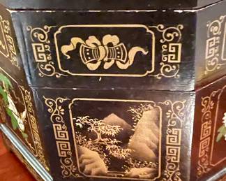 VINTAGE ASIAN LACQUERED SEWING BOX