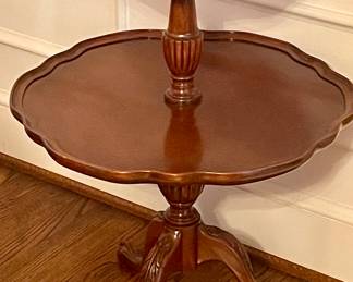 ANTIQUE 2-TIER PIE-CRUST TABLE