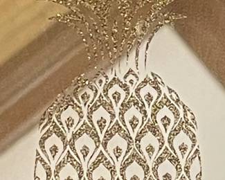 MIRRORED TRINKET BOX WITH ETCHED PINEAPPLE