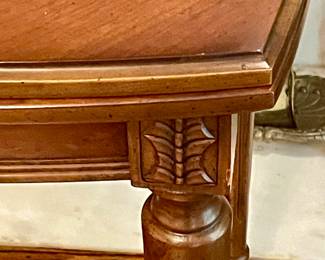 VINTAGE/ANTIQUE FOLDING DINING/BUFFET TABLE