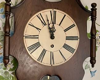 COLONIAL STYLE PENDULUM WALL CLOCK