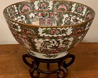 LARGE VINTAGE DEOCRATIVE ASIAN BOWL W/PLATFORM