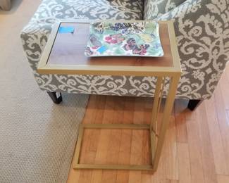 Accent table