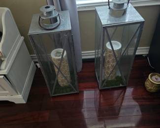 Large lanterns 