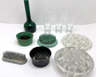 6 Spiked Metal & Glass Flower Turtles & 4 Small Glass Bud Vases
Lot #: 187