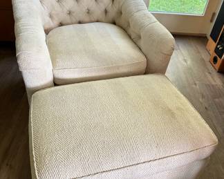 Swivel Lounge Chair With Matching Ottoman
Lot #: 62