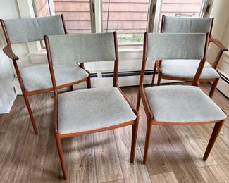 4 Mid Century Teak Dining Room Chairs, 2 With Armrests
Lot #: 10