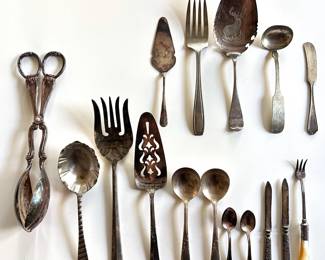 Assorted Vintage Silver Plate Flatware & Serving Pieces, Mother Of Pearl With Sterling Ferrule (16 Pieces)
Lot #: 162