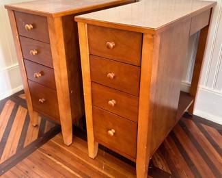 Pair Levenger "No-Room-For-A-Table" Solid Wood Side Tables With Drawers
Lot #: 72