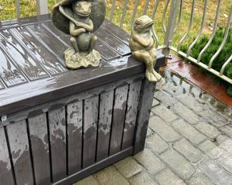 garden frogs and 2 deck boxes