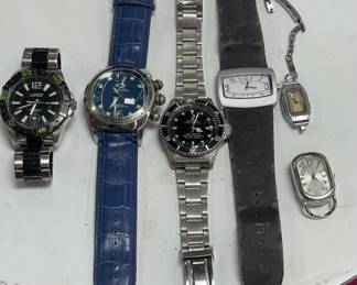 Lot # : 441v - Used watches lot
