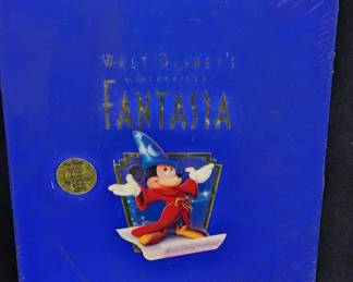 Lot # : 569 - Sealed Disney 1991 Fantasia Masterpiece set
