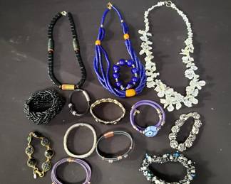 Lot # : 37 - Group of costume jewelry
