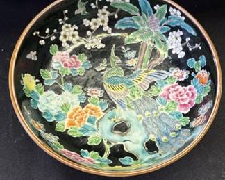 Lot # : 352z - Vintage Asian hand painted ceramic bowl
