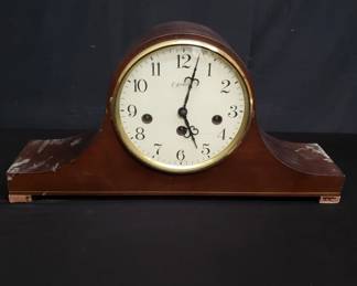 Lot # : 168 - Vintage Hamilton mantel clock
