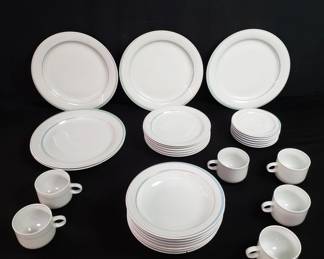 Lot # : 103 - Arzberg (Germany) 30-piece dinnerware set
