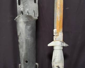 Lot # : 377 - Russian scuba diving knife, Blade 7 1/4" Total
