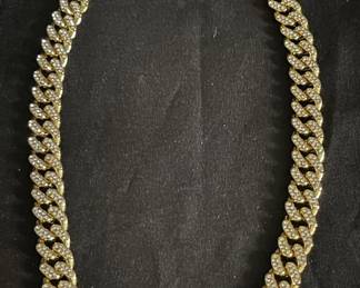 Lot # : 380v - Men’s gold-tone link chain
