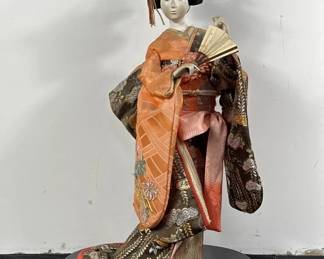 Lot # : 91 - Vintage Japanese geisha doll
