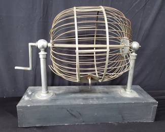 Lot # : 566 - Vintage wood and metal bingo game tumbler
