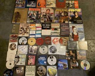 Lot # : 376f - Collectibles, media promos, books
