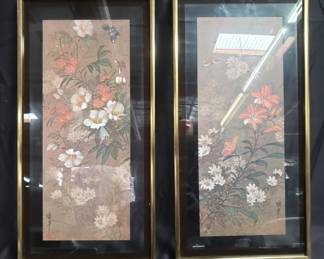 Lot # : 516 - Pair of flower prints
