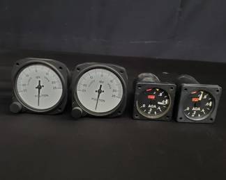 Lot # : 360 - Group of movie prop airplane gauges
