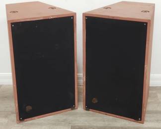 Lot # : 46 - Pair of Pas Target series speakers
