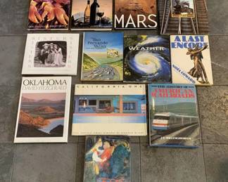 Lot # : 368f - Group of coffee table books
