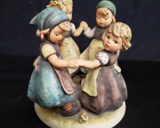 Lot # : 531 - Goebel Hummel porcelain ring around the rosie
