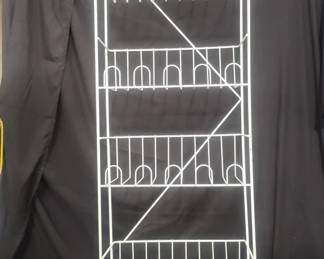 Lot # : 505 - Four tier metal rack
